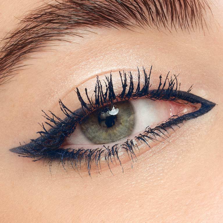 Eye makeup look for hazel and blue eyes